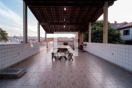 Casa à venda com 270m², 4 quartos e 3 vagas Casa à venda com 270m², 4 quartos e 3 vagasÁrea comum