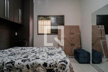 Casa à venda com 270m², 4 quartos e 3 vagas Casa à venda com 270m², 4 quartos e 3 vagasQuarto
