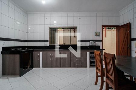 Casa à venda com 270m², 4 quartos e 3 vagas Casa à venda com 270m², 4 quartos e 3 vagasCozinha