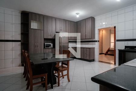 Casa à venda com 270m², 4 quartos e 3 vagas Casa à venda com 270m², 4 quartos e 3 vagasCozinha