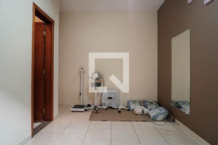 Casa à venda com 270m², 4 quartos e 3 vagas Casa à venda com 270m², 4 quartos e 3 vagasQuarto