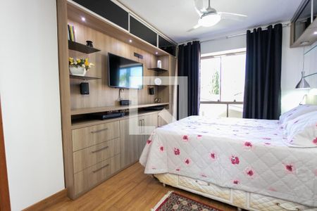 Casa à venda com 350m², 3 quartos e 6 vagasSuíte 2