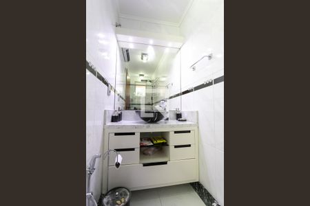 Casa à venda com 350m², 3 quartos e 6 vagasBanheiro da Suíte 2