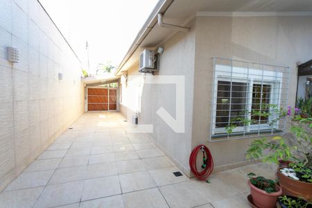 Casa à venda com 350m², 3 quartos e 6 vagasPátio