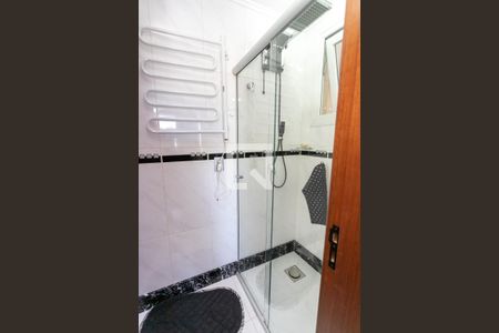 Casa à venda com 350m², 3 quartos e 6 vagasBanheiro da Suíte 2