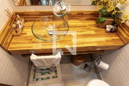 Casa à venda com 350m², 3 quartos e 6 vagasSalão de Festas  - Banheiro