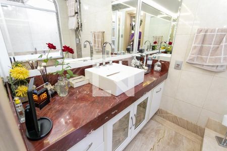 Casa à venda com 350m², 3 quartos e 6 vagasBanheiro suite 1