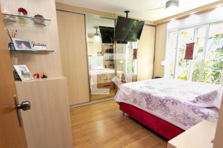 Suite 1 de casa à venda com 3 quartos, 350m² em Jardim Itu, Porto Alegre