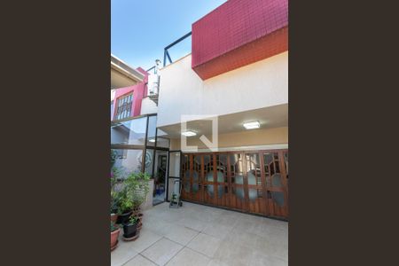 Casa à venda com 350m², 3 quartos e 6 vagasPátio