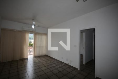 Sala de apartamento para alugar com 3 quartos, 90m² em Praça Seca, Rio de Janeiro