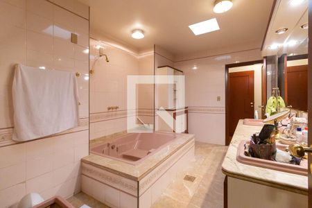 Casa à venda com 1008m², 5 quartos e 5 vagasBanheiro social