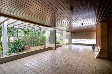 Casa à venda com 1008m², 5 quartos e 5 vagasVaranda