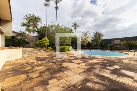 Casa à venda com 1008m², 5 quartos e 5 vagasQuintal com jardim e piscina