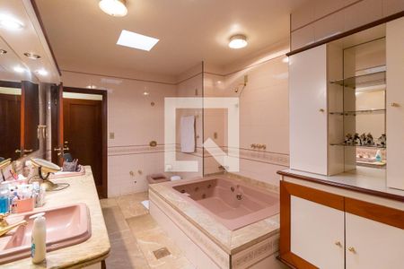 Casa à venda com 1008m², 5 quartos e 5 vagasBanheiro social