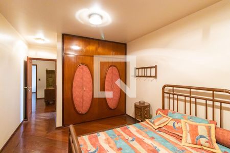 Casa à venda com 1008m², 5 quartos e 5 vagasQuarto da suíte 2