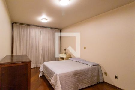 Casa à venda com 1008m², 5 quartos e 5 vagasQuarto 5