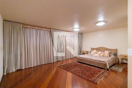 Casa à venda com 1008m², 5 quartos e 5 vagasQuarto da suíte 1