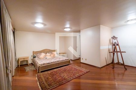 Casa à venda com 1008m², 5 quartos e 5 vagasQuarto da suíte 1