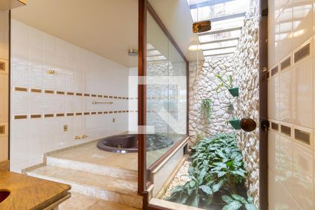 Casa à venda com 1008m², 5 quartos e 5 vagasBanheiro da suíte 1