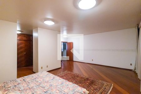 Casa à venda com 1008m², 5 quartos e 5 vagasQuarto da suíte 1