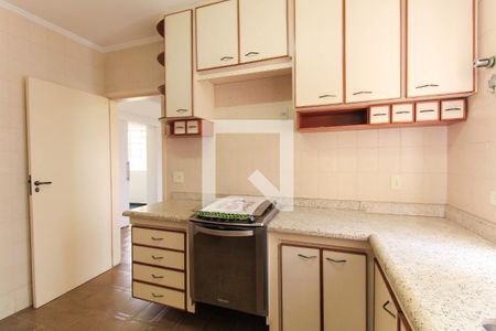 Casa à venda com 250m², 3 quartos e 3 vagasCozinha