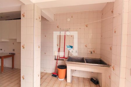 Casa à venda com 250m², 3 quartos e 3 vagasÁrea de Serviço