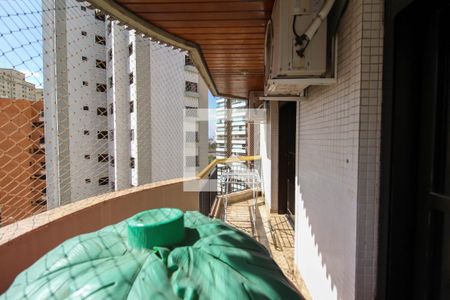 Apartamento à venda com 254m², 3 quartos e 4 vagasVaranda da Suíte 2