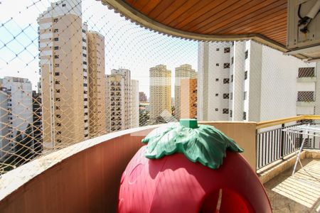 Apartamento à venda com 254m², 3 quartos e 4 vagasVaranda da Suíte 2