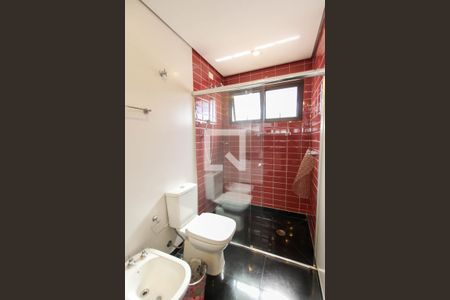 Apartamento à venda com 254m², 3 quartos e 4 vagasBanheiro da Suíte 2