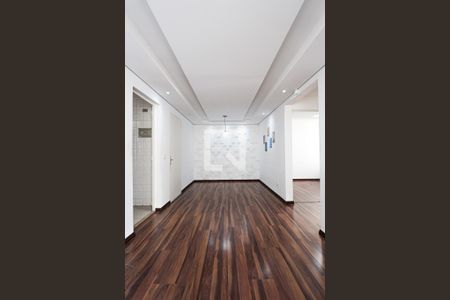 Sala  de apartamento para alugar com 2 quartos, 55m² em Jardim Caiapiá, Cotia
