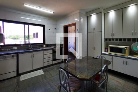 Apartamento à venda com 148m², 4 quartos e 2 vagasCozinha
