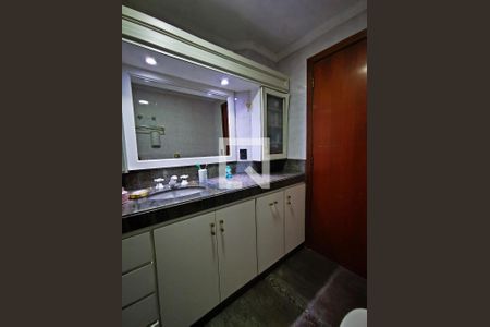 Apartamento à venda com 148m², 4 quartos e 2 vagasBanheiro