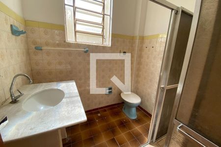 Banheiro de apartamento para alugar com 2 quartos, 80m² em Jardim Vinte E Cinco de Agosto, Duque de Caxias