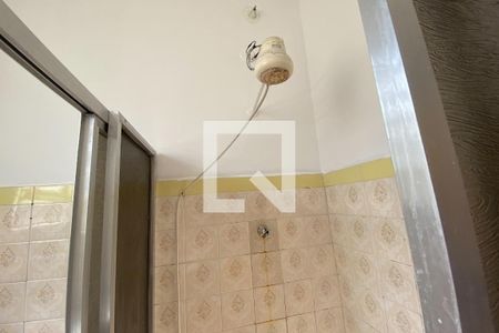 Banheiro de apartamento para alugar com 2 quartos, 80m² em Jardim Vinte E Cinco de Agosto, Duque de Caxias