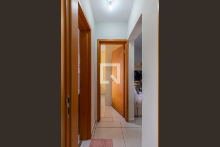 Corredor de apartamento para alugar com 2 quartos, 39m² em Vila Pires, Santo André