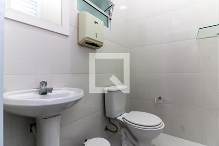 Banheiro de kitnet/studio para alugar com 1 quarto, 28m² em Santana, São Paulo