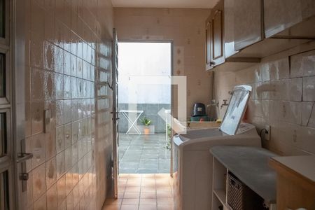 Casa à venda com 168m², 3 quartos e 3 vagas Casa à venda com 168m², 3 quartos e 3 vagasÁrea de Serviço