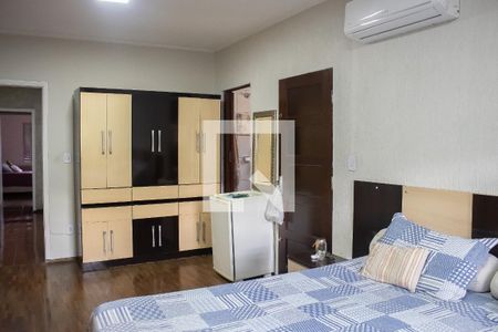 Casa à venda com 168m², 3 quartos e 3 vagas Casa à venda com 168m², 3 quartos e 3 vagasSuíte