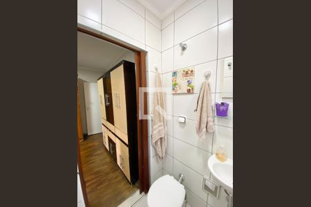 Casa à venda com 168m², 3 quartos e 3 vagas Casa à venda com 168m², 3 quartos e 3 vagasBanheiro da Suíte