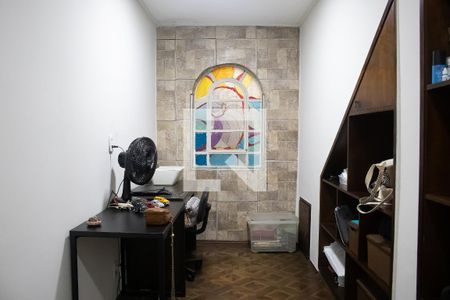 Casa à venda com 168m², 3 quartos e 3 vagas Casa à venda com 168m², 3 quartos e 3 vagasCorredor