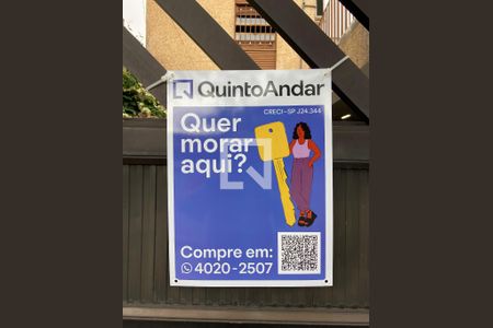 Casa à venda com 168m², 3 quartos e 3 vagas Casa à venda com 168m², 3 quartos e 3 vagasPlaquinha