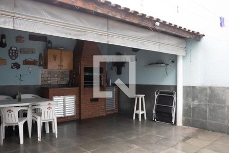 Casa à venda com 168m², 3 quartos e 3 vagas Casa à venda com 168m², 3 quartos e 3 vagasQuintal