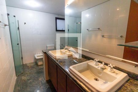 Apartamento para alugar com 180m², 4 quartos e 3 vagasBanheiro da Suíte 1