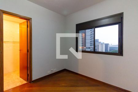 Apartamento para alugar com 180m², 4 quartos e 3 vagasQuarto 2 - Suíte