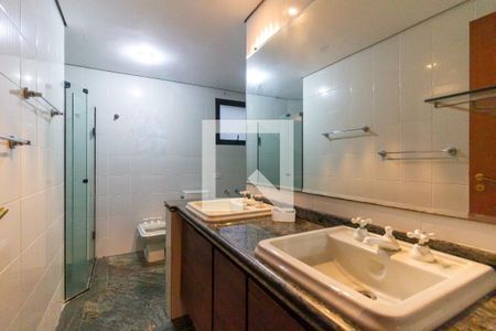 Apartamento para alugar com 180m², 4 quartos e 3 vagasBanheiro da Suíte 1