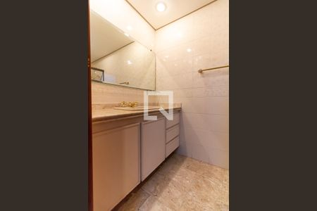 Apartamento para alugar com 180m², 4 quartos e 3 vagasBanheiro da Suíte 2