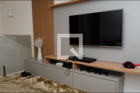 Casa de condomínio à venda com 400m², 5 quartos e 2 vagas Casa de condomínio à venda com 400m², 5 quartos e 2 vagasSala de TV