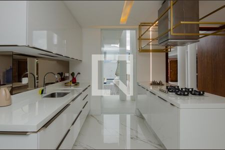 Casa de condomínio à venda com 400m², 5 quartos e 2 vagas Casa de condomínio à venda com 400m², 5 quartos e 2 vagasCozinha