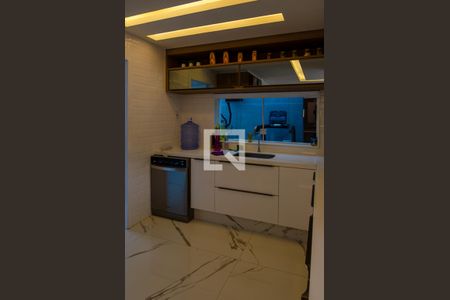 Casa de condomínio à venda com 400m², 5 quartos e 2 vagas Casa de condomínio à venda com 400m², 5 quartos e 2 vagasCozinha