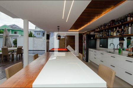 Casa de condomínio à venda com 400m², 5 quartos e 2 vagas Casa de condomínio à venda com 400m², 5 quartos e 2 vagasVaranda gourmet